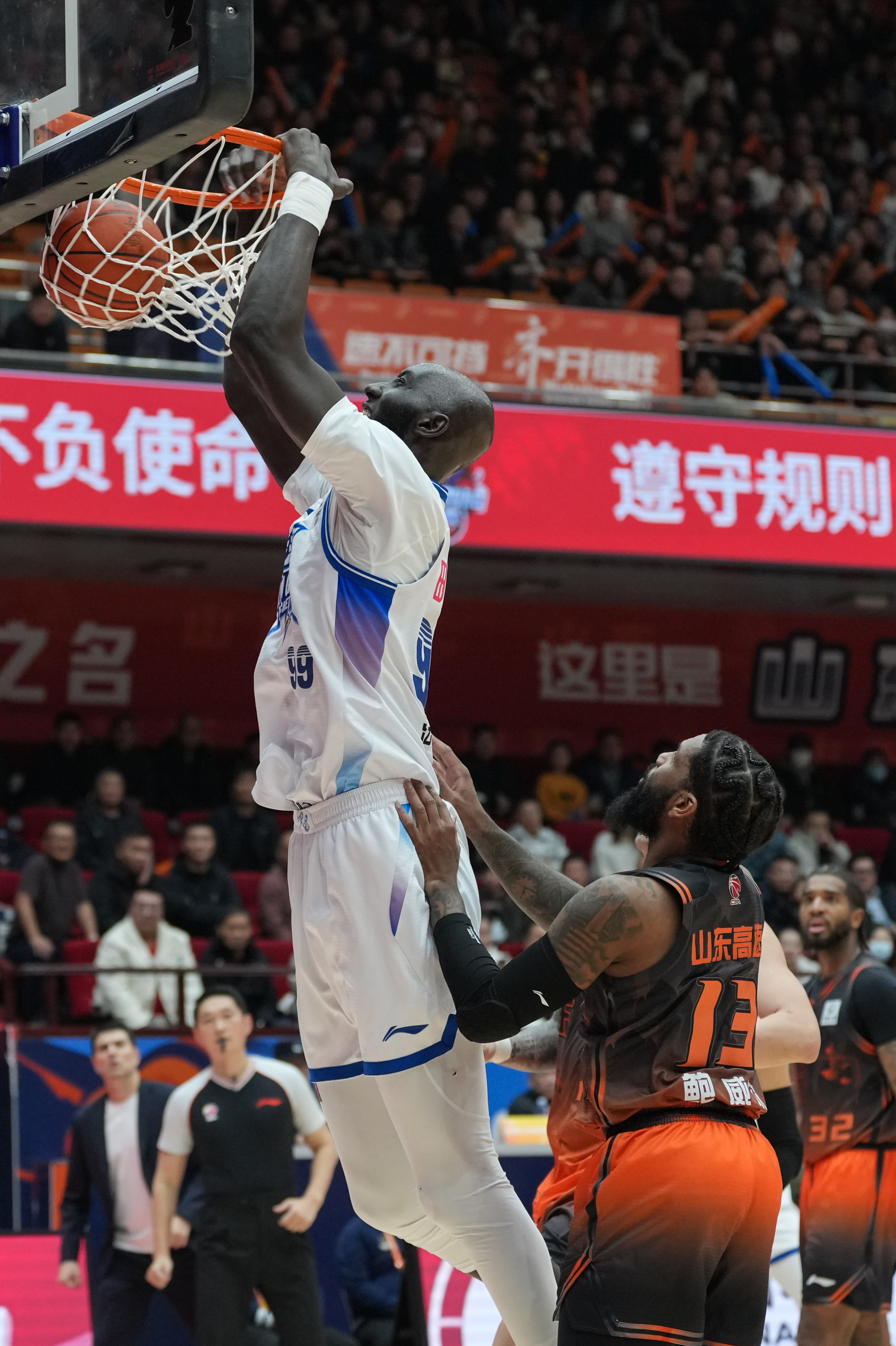 多米电子-这也行？广州队造点机会备战NBA常规赛Rookie在掘金比赛中晋级，山东男篮遗憾出局备战意甲的简单介绍